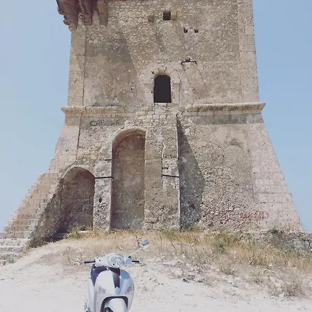 Holiday House Torre Di Manfria Дом отдыха