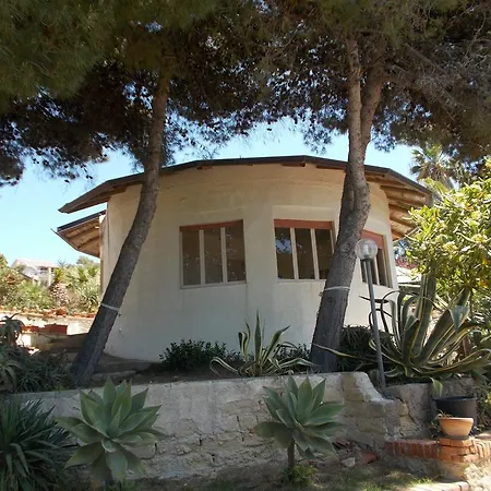 Holiday home Holiday House Torre Di Manfria *